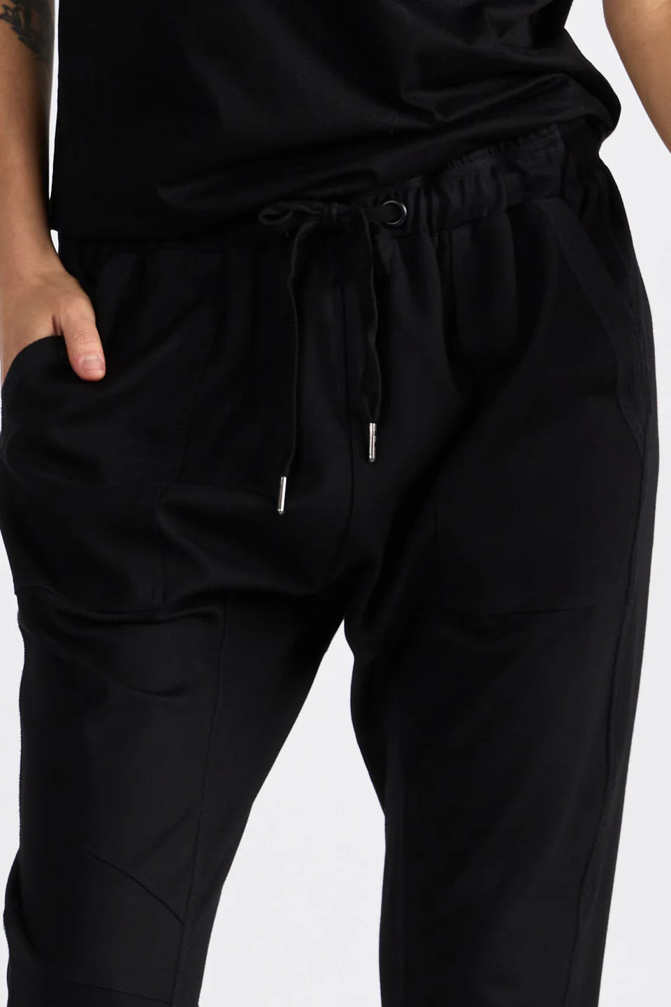 DREF BY D BAZIL PANT - Black